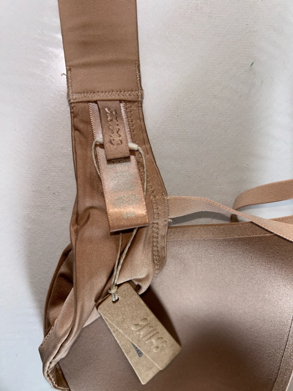 NWT SKIMS Wireless Form Push Up Plunge Bra in Clay - Picture 11 of 12